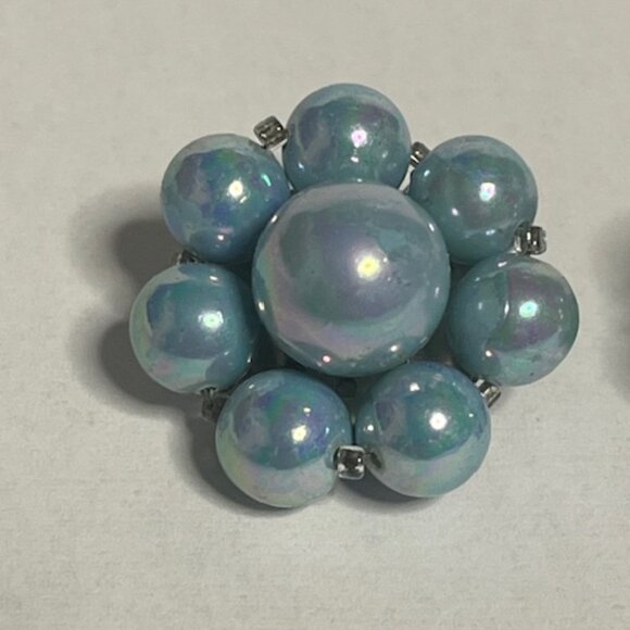 VTG Blue Faux Pearl Cluster Clip On Earrings Japan Silver Tone 1" - Picture 9 of 15
